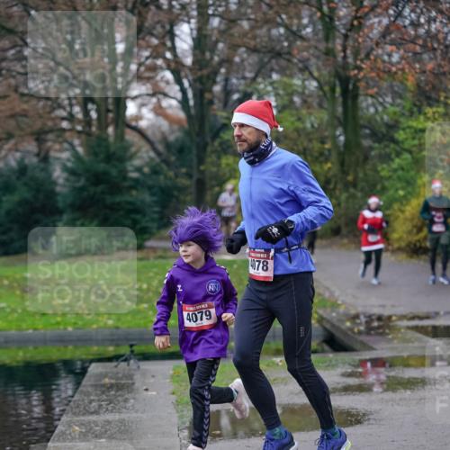 07.12.2025 - St. Pauli X-Mass-Run No. 15 Michael Burmester http://msf.ph/oto/9412952 07.12.2025 10:02:34 Laufen 4079, 4078 meine-sportfotos.de