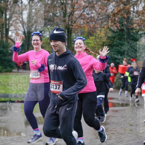 07.12.2025 - St. Pauli X-Mass-Run No. 15 Michael Burmester http://msf.ph/oto/9412960 07.12.2025 11:45:00 Laufen 1580, 15, 3137, 172, 3106 meine-sportfotos.de