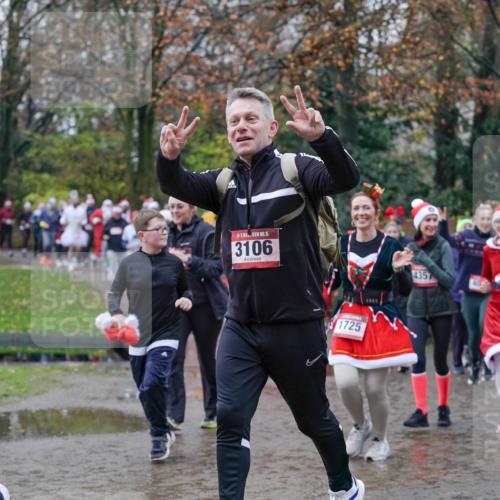 07.12.2025 - St. Pauli X-Mass-Run No. 15 Michael Burmester http://msf.ph/oto/9412966 07.12.2025 11:45:01 Laufen 15, 3106, 1725, 1111, 4357, 15, 3107 meine-sportfotos.de