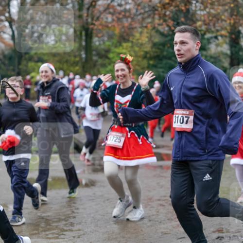 07.12.2025 - St. Pauli X-Mass-Run No. 15 Michael Burmester http://msf.ph/oto/9412971 07.12.2025 11:45:01 Laufen 1725, 15, 3107 meine-sportfotos.de
