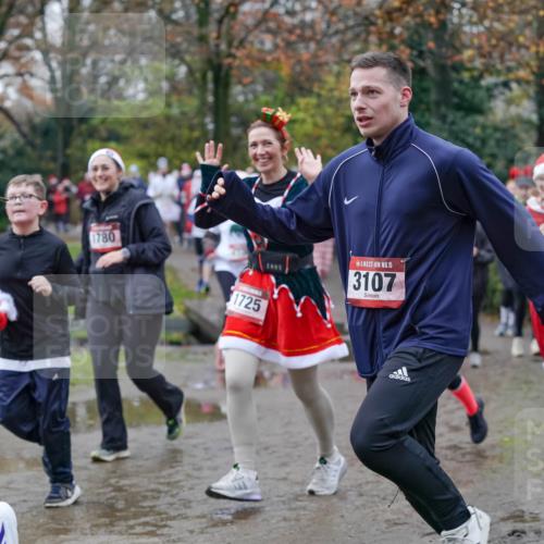 07.12.2025 - St. Pauli X-Mass-Run No. 15 Michael Burmester http://msf.ph/oto/9412974 07.12.2025 11:45:01 Laufen 1780, 1725, 15, 3107, 07 meine-sportfotos.de