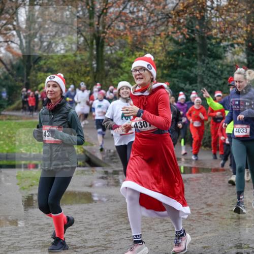07.12.2025 - St. Pauli X-Mass-Run No. 15 Michael Burmester http://msf.ph/oto/9412986 07.12.2025 11:45:03 Laufen 15, 43, 430, 4033, 90 meine-sportfotos.de
