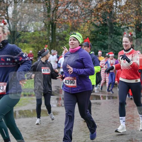 07.12.2025 - St. Pauli X-Mass-Run No. 15 Michael Burmester http://msf.ph/oto/9412989 07.12.2025 11:45:04 Laufen 4033, 4188, 15, 4390, 4048 meine-sportfotos.de