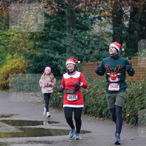 07.12.2025 - St. Pauli X-Mass-Run No. 15 Michael Burmester http://msf.ph/oto/9413000 07.12.2025 10:02:40 Laufen 1, 3849, 3848 meine-sportfotos.de