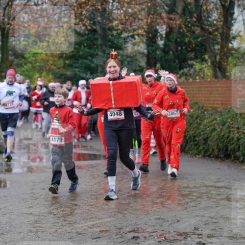 07.12.2025 - St. Pauli X-Mass-Run No. 15 Michael Burmester http://msf.ph/oto/9413004 07.12.2025 11:45:06 Laufen 15, 180, 4179, 4048, 3867 meine-sportfotos.de
