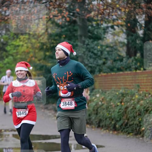 07.12.2025 - St. Pauli X-Mass-Run No. 15 Michael Burmester http://msf.ph/oto/9413009 07.12.2025 10:02:41 Laufen 3849, 15, 3848 meine-sportfotos.de