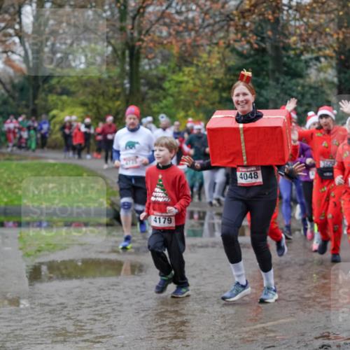 07.12.2025 - St. Pauli X-Mass-Run No. 15 Michael Burmester http://msf.ph/oto/9413019 07.12.2025 11:45:06 Laufen 4179, 4048, 3867 meine-sportfotos.de
