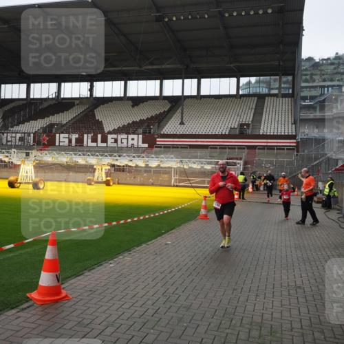 07.12.2025 - St. Pauli X-Mass-Run No. 15 Fabian Wolf http://msf.ph/oto/9413040 07.12.2025 11:18:51 Ziel 1109, 1322, 2064, 2067 meine-sportfotos.de