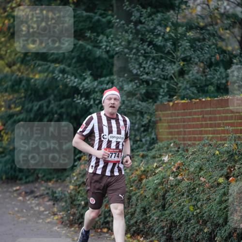 07.12.2025 - St. Pauli X-Mass-Run No. 15 Michael Burmester http://msf.ph/oto/9413044 07.12.2025 10:02:45 Laufen 774 meine-sportfotos.de