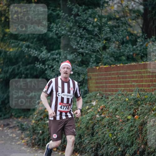 07.12.2025 - St. Pauli X-Mass-Run No. 15 Michael Burmester http://msf.ph/oto/9413047 07.12.2025 10:02:45 Laufen 4774 meine-sportfotos.de