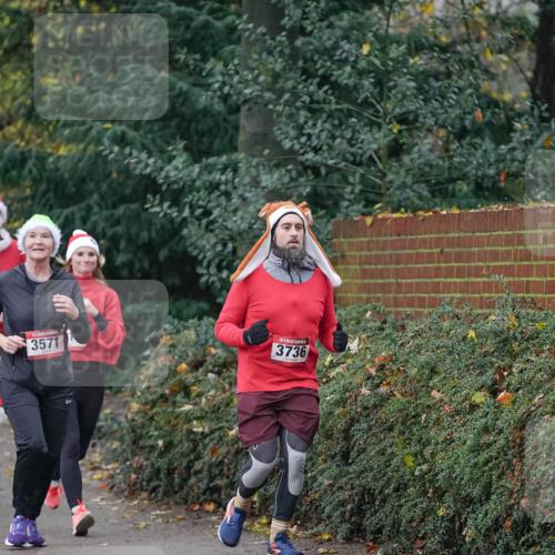 07.12.2025 - St. Pauli X-Mass-Run No. 15 Michael Burmester http://msf.ph/oto/9413053 07.12.2025 10:02:57 Laufen 3571, 3736 meine-sportfotos.de