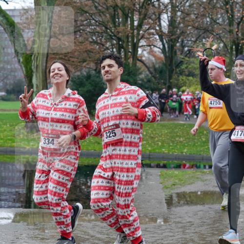 07.12.2025 - St. Pauli X-Mass-Run No. 15 Michael Burmester http://msf.ph/oto/9413054 07.12.2025 11:45:11 Laufen 15, 334, 325, 4755, 2, 4176, 3374 meine-sportfotos.de
