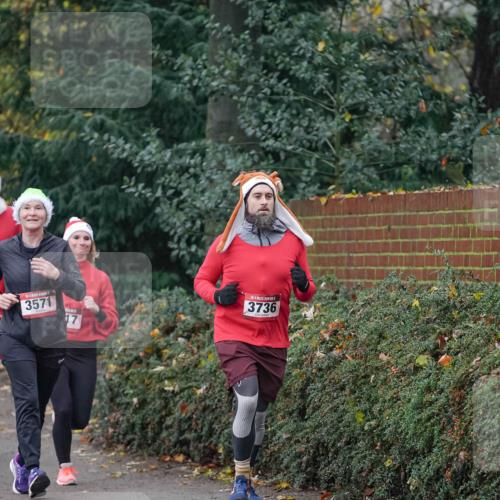 07.12.2025 - St. Pauli X-Mass-Run No. 15 Michael Burmester http://msf.ph/oto/9413056 07.12.2025 10:02:58 Laufen 3571, 17, 3736 meine-sportfotos.de