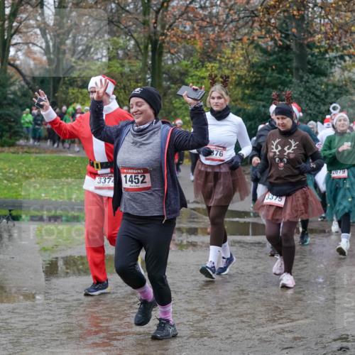 07.12.2025 - St. Pauli X-Mass-Run No. 15 Michael Burmester http://msf.ph/oto/9413060 07.12.2025 11:45:12 Laufen 15, 3374, 1452, 876, 3375, 47, 3595, 2679 meine-sportfotos.de