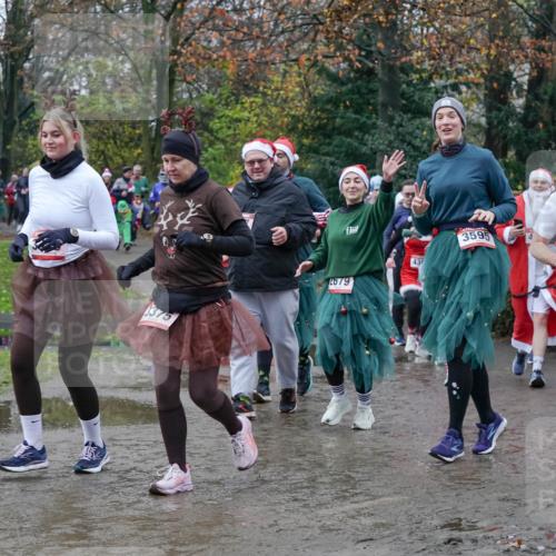 07.12.2025 - St. Pauli X-Mass-Run No. 15 Michael Burmester http://msf.ph/oto/9413076 07.12.2025 11:45:13 Laufen 375, 2679, 43, 3595, 4731 meine-sportfotos.de
