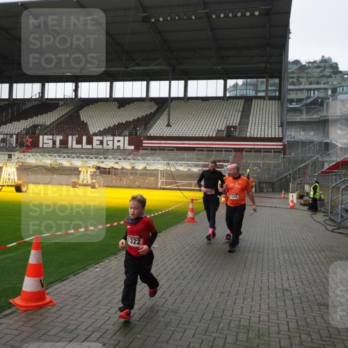 07.12.2025 - St. Pauli X-Mass-Run No. 15 Fabian Wolf http://msf.ph/oto/9413078 07.12.2025 11:18:55 Ziel 1109, 1322, 2064, 2067 meine-sportfotos.de