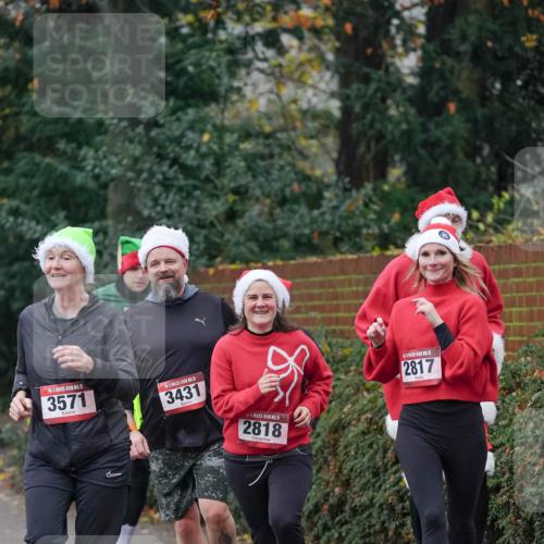 07.12.2025 - St. Pauli X-Mass-Run No. 15 Michael Burmester http://msf.ph/oto/9413095 07.12.2025 10:03:02 Laufen 15, 3571, 15, 3431, 15, 2818, 15, 2817 meine-sportfotos.de