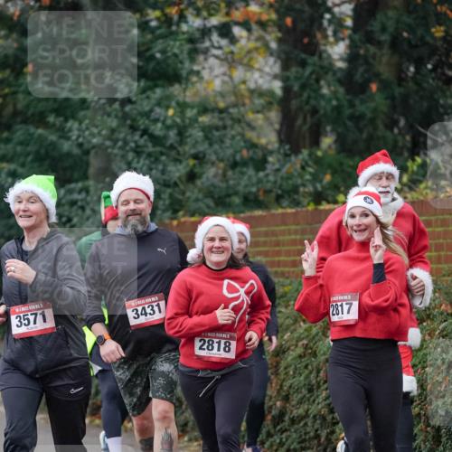 07.12.2025 - St. Pauli X-Mass-Run No. 15 Michael Burmester http://msf.ph/oto/9413098 07.12.2025 10:03:02 Laufen 15, 3571, 5, 3431, 15, 2818, 15, 2817, 2 meine-sportfotos.de