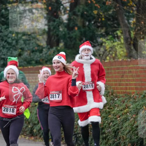 07.12.2025 - St. Pauli X-Mass-Run No. 15 Michael Burmester http://msf.ph/oto/9413104 07.12.2025 10:03:03 Laufen 15, 2818, 299, 15, 2817, 2819 meine-sportfotos.de