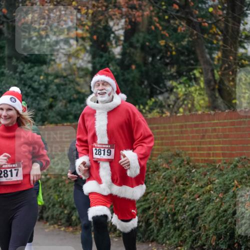 07.12.2025 - St. Pauli X-Mass-Run No. 15 Michael Burmester http://msf.ph/oto/9413125 07.12.2025 10:03:04 Laufen 5, 2817, 15, 2819 meine-sportfotos.de