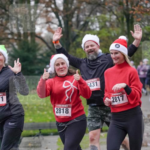 07.12.2025 - St. Pauli X-Mass-Run No. 15 Michael Burmester http://msf.ph/oto/9413134 07.12.2025 10:03:05 Laufen 15, 1, 15, 2818, 431, 15, 2817 meine-sportfotos.de