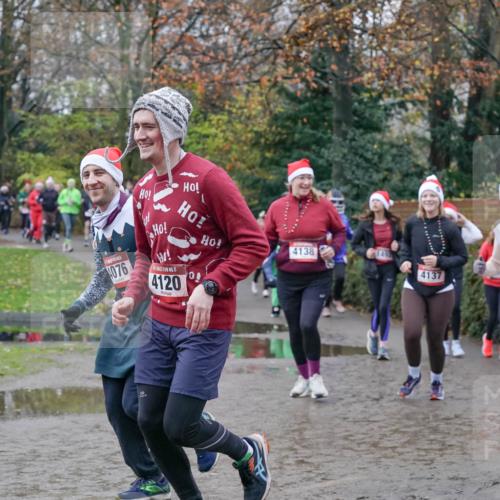 07.12.2025 - St. Pauli X-Mass-Run No. 15 Michael Burmester http://msf.ph/oto/9413153 07.12.2025 11:45:20 Laufen 076, 15, 4120, 1499, 4138, 4137, 4238 meine-sportfotos.de