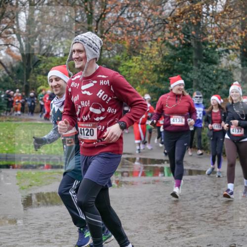 07.12.2025 - St. Pauli X-Mass-Run No. 15 Michael Burmester http://msf.ph/oto/9413156 07.12.2025 11:45:20 Laufen 15, 0, 4120, 4138, 4137, 4238 meine-sportfotos.de