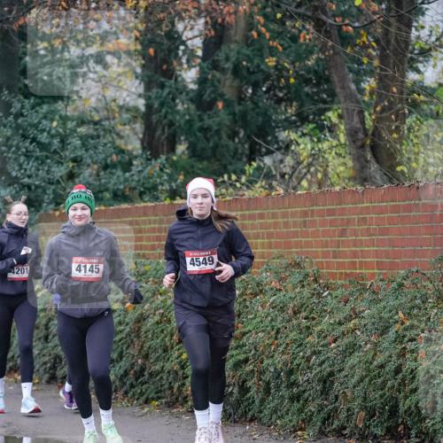 07.12.2025 - St. Pauli X-Mass-Run No. 15 Michael Burmester http://msf.ph/oto/9413173 07.12.2025 10:03:09 Laufen 4201, 4145, 4549 meine-sportfotos.de