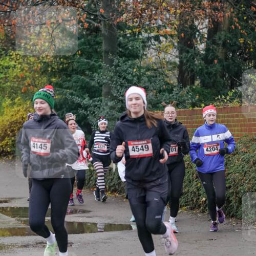 07.12.2025 - St. Pauli X-Mass-Run No. 15 Michael Burmester http://msf.ph/oto/9413191 07.12.2025 10:03:11 Laufen 4145, 139, 7, 4225, 4549, 01, 4204 meine-sportfotos.de