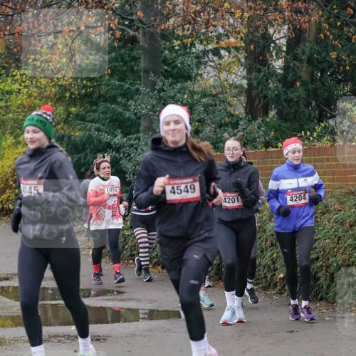 07.12.2025 - St. Pauli X-Mass-Run No. 15 Michael Burmester http://msf.ph/oto/9413194 07.12.2025 10:03:11 Laufen 145, 1, 039, 4549, 4201, 4204 meine-sportfotos.de