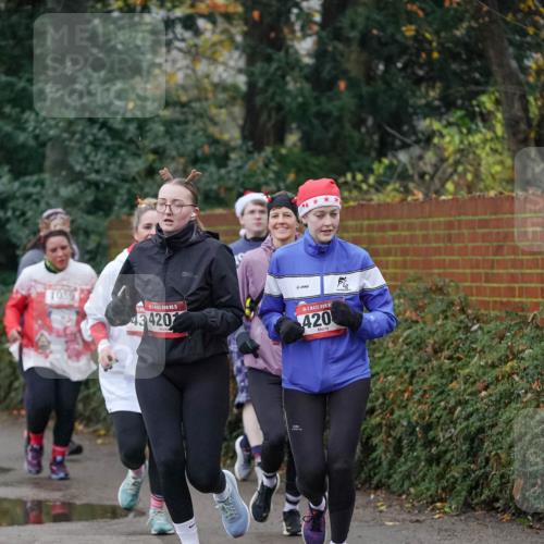 07.12.2025 - St. Pauli X-Mass-Run No. 15 Michael Burmester http://msf.ph/oto/9413203 07.12.2025 10:03:12 Laufen 1410, 1039, 15, 43420, 420 meine-sportfotos.de