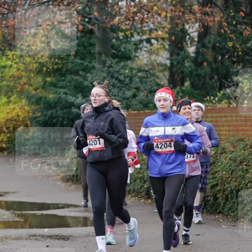07.12.2025 - St. Pauli X-Mass-Run No. 15 Michael Burmester http://msf.ph/oto/9413206 07.12.2025 10:03:13 Laufen 4201, 5, 4204, 373 meine-sportfotos.de
