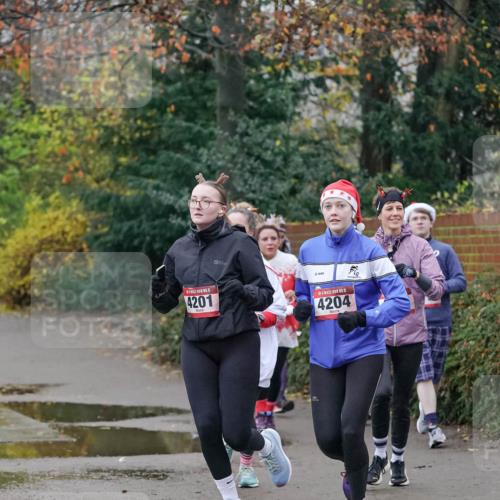 07.12.2025 - St. Pauli X-Mass-Run No. 15 Michael Burmester http://msf.ph/oto/9413209 07.12.2025 10:03:13 Laufen 4201, 5, 4204 meine-sportfotos.de