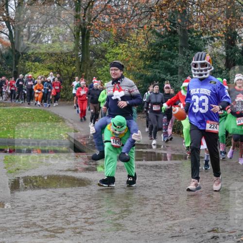 07.12.2025 - St. Pauli X-Mass-Run No. 15 Michael Burmester http://msf.ph/oto/9413216 07.12.2025 11:45:25 Laufen 1845, 2227, 33, 224, 3273 meine-sportfotos.de