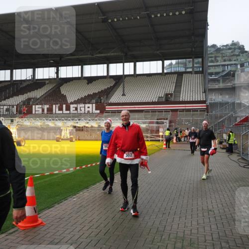 07.12.2025 - St. Pauli X-Mass-Run No. 15 Fabian Wolf http://msf.ph/oto/9413243 07.12.2025 11:19:23 Ziel 295, 302, 797, 1617, 2062, 2597, 2788, 3205 meine-sportfotos.de