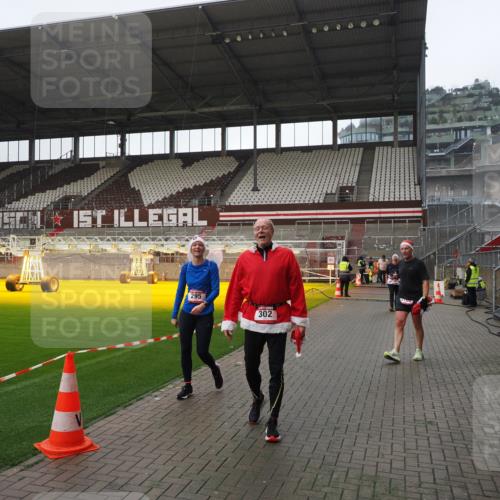 07.12.2025 - St. Pauli X-Mass-Run No. 15 Fabian Wolf http://msf.ph/oto/9413249 07.12.2025 11:19:23 Ziel 295, 302, 797, 1617, 2062, 2597, 2788, 3205 meine-sportfotos.de
