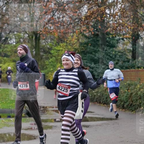 07.12.2025 - St. Pauli X-Mass-Run No. 15 Michael Burmester http://msf.ph/oto/9413263 07.12.2025 10:03:18 Laufen 4378, 15, 4225, 4091 meine-sportfotos.de