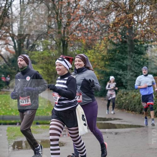 07.12.2025 - St. Pauli X-Mass-Run No. 15 Michael Burmester http://msf.ph/oto/9413272 07.12.2025 10:03:18 Laufen 4378, 25, 77 meine-sportfotos.de