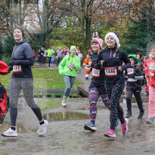 07.12.2025 - St. Pauli X-Mass-Run No. 15 Michael Burmester http://msf.ph/oto/9413283 07.12.2025 11:45:30 Laufen 2227, 4252, 1450, 15, 1446, 404, 4403, 2873 meine-sportfotos.de