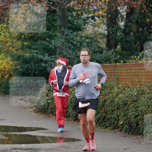 07.12.2025 - St. Pauli X-Mass-Run No. 15 Michael Burmester http://msf.ph/oto/9413333 07.12.2025 10:03:23 Laufen 3720 meine-sportfotos.de