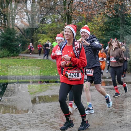 07.12.2025 - St. Pauli X-Mass-Run No. 15 Michael Burmester http://msf.ph/oto/9413337 07.12.2025 11:45:35 Laufen 474, 2025, 15, 4748, 983, 325, 3262 meine-sportfotos.de