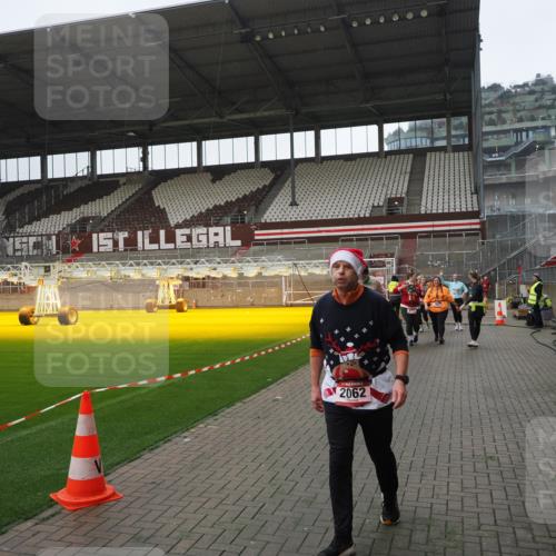 07.12.2025 - St. Pauli X-Mass-Run No. 15 Fabian Wolf http://msf.ph/oto/9413353 07.12.2025 11:19:34 Ziel 367, 373, 797, 1336, 1343, 1563, 2062 meine-sportfotos.de
