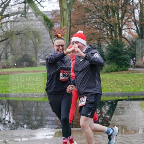 07.12.2025 - St. Pauli X-Mass-Run No. 15 Michael Burmester http://msf.ph/oto/9413361 07.12.2025 11:45:36 Laufen 3985, 1983, 3251 meine-sportfotos.de