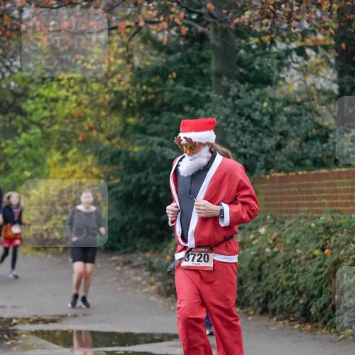 07.12.2025 - St. Pauli X-Mass-Run No. 15 Michael Burmester http://msf.ph/oto/9413363 07.12.2025 10:03:26 Laufen 15, 3720 meine-sportfotos.de