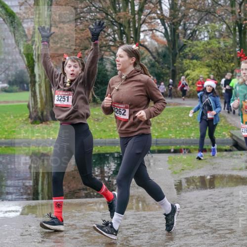 07.12.2025 - St. Pauli X-Mass-Run No. 15 Michael Burmester http://msf.ph/oto/9413376 07.12.2025 11:45:37 Laufen 3251, 15, 3262, 10, 4393, 1395 meine-sportfotos.de