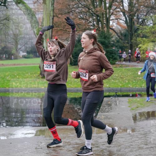 07.12.2025 - St. Pauli X-Mass-Run No. 15 Michael Burmester http://msf.ph/oto/9413379 07.12.2025 11:45:37 Laufen 2015, 3251, 8262, 165, 4393 meine-sportfotos.de