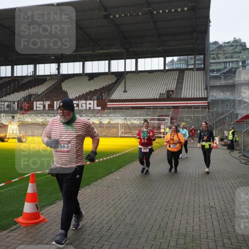 07.12.2025 - St. Pauli X-Mass-Run No. 15 Fabian Wolf http://msf.ph/oto/9413381 07.12.2025 11:19:38 Ziel 367, 373, 797, 1336, 1343, 1563, 2062 meine-sportfotos.de