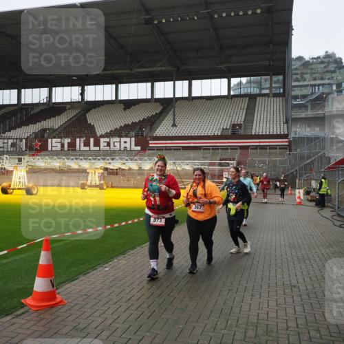 07.12.2025 - St. Pauli X-Mass-Run No. 15 Fabian Wolf http://msf.ph/oto/9413398 07.12.2025 11:19:40 Ziel 367, 373, 797, 1336, 1343, 1563, 2217, 3160 meine-sportfotos.de