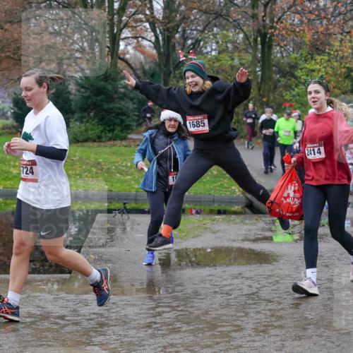 07.12.2025 - St. Pauli X-Mass-Run No. 15 Michael Burmester http://msf.ph/oto/9413409 07.12.2025 11:45:39 Laufen 724, 1685, 2414, 1653, 2543 meine-sportfotos.de