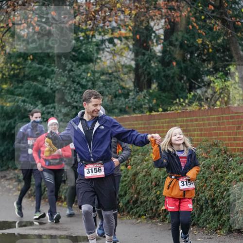 07.12.2025 - St. Pauli X-Mass-Run No. 15 Michael Burmester http://msf.ph/oto/9413429 07.12.2025 10:03:35 Laufen 3156, 3154 meine-sportfotos.de